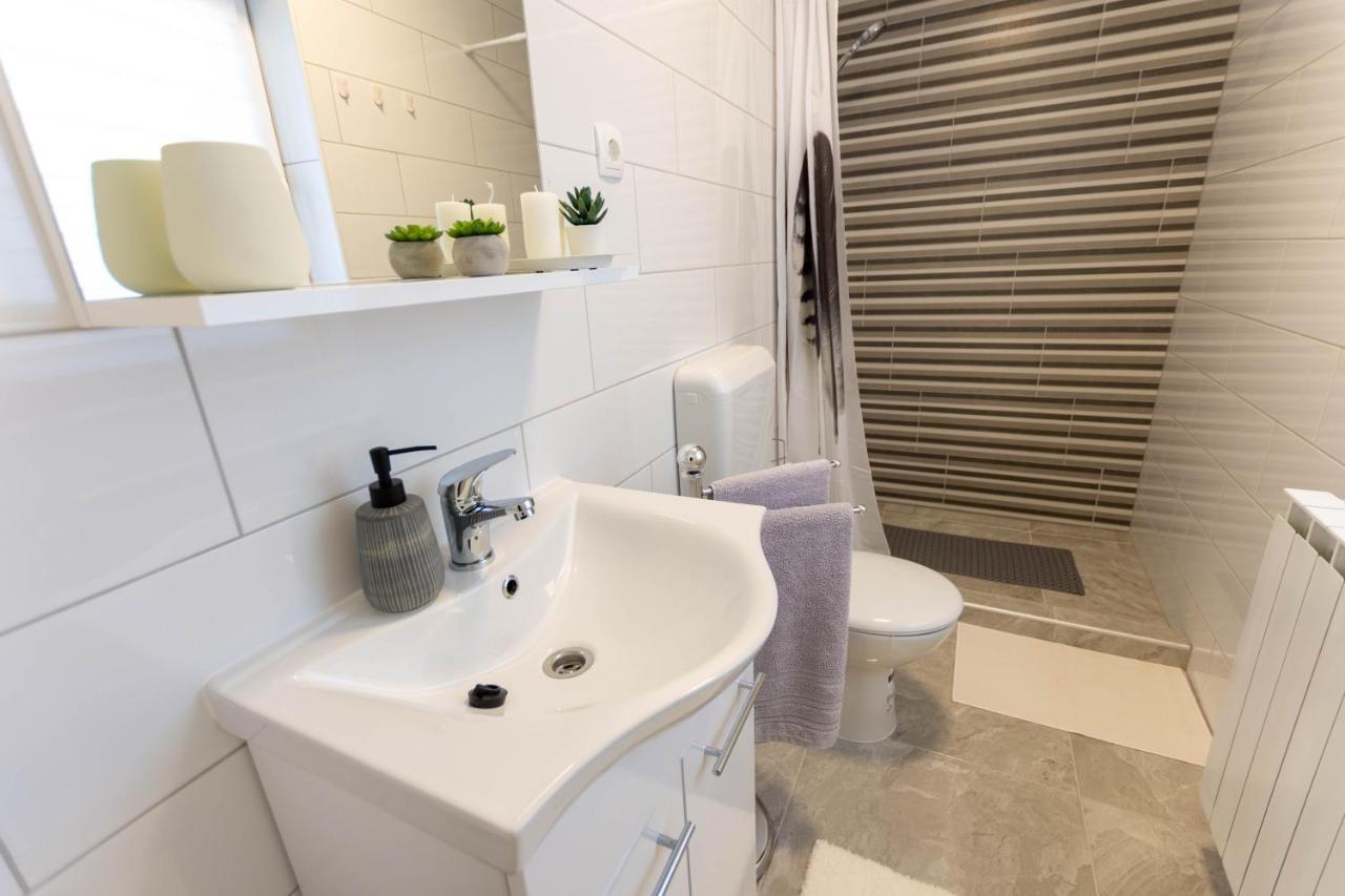 Apartmani Sun & Moon Бйеловар Екстериор снимка