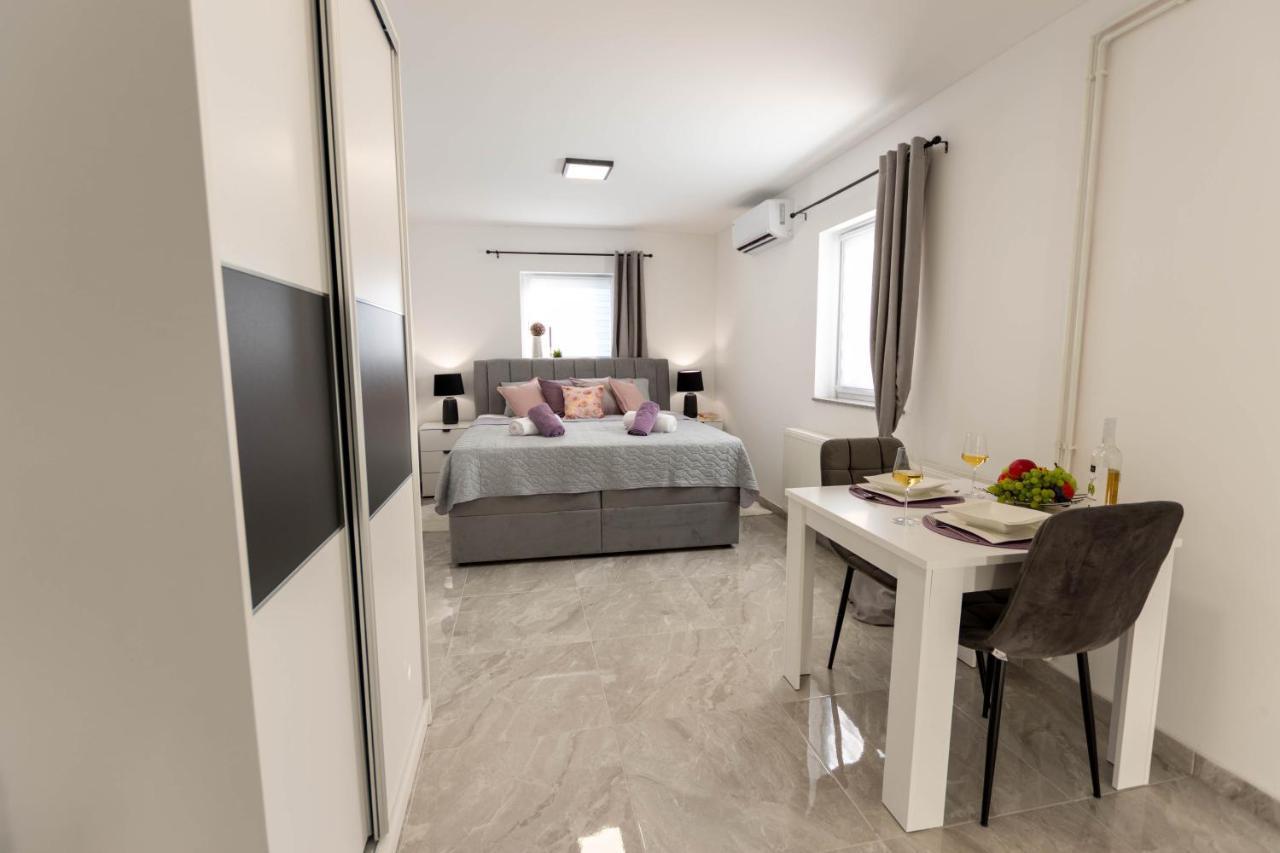 Apartmani Sun & Moon Бйеловар Екстериор снимка