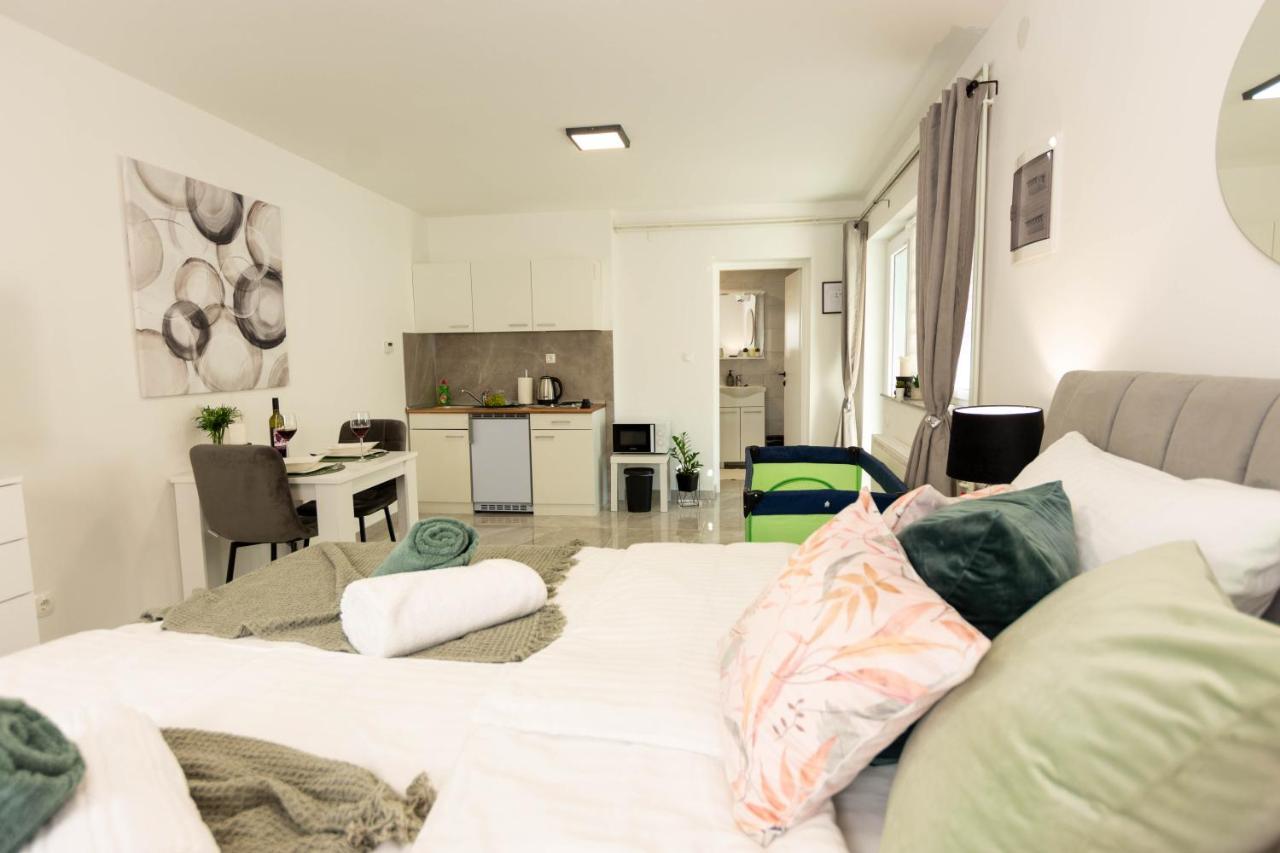 Apartmani Sun & Moon Бйеловар Екстериор снимка