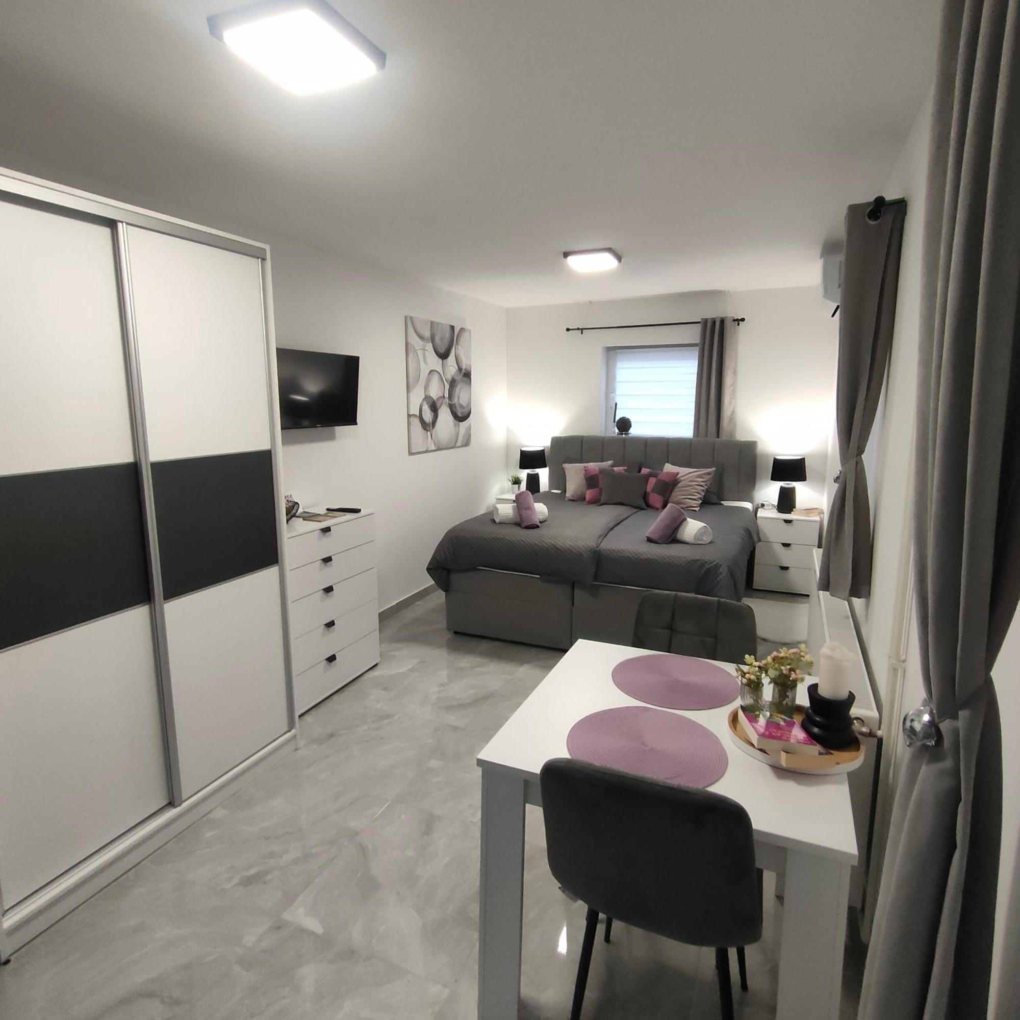 Apartmani Sun & Moon Бйеловар Екстериор снимка