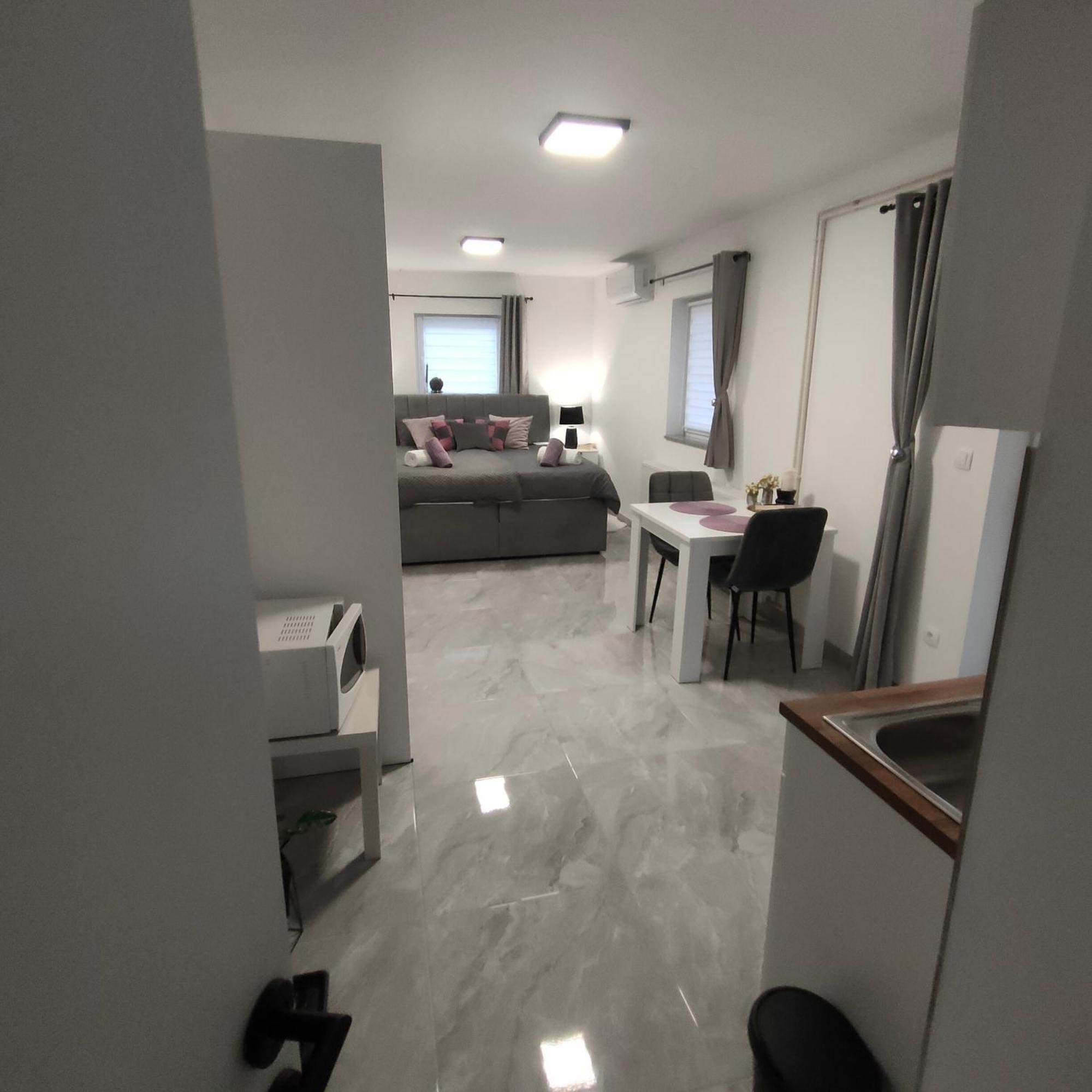 Apartmani Sun & Moon Бйеловар Екстериор снимка